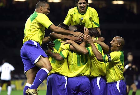 大中卫对抗 大中卫对抗