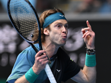 地将球传出 地将球传出