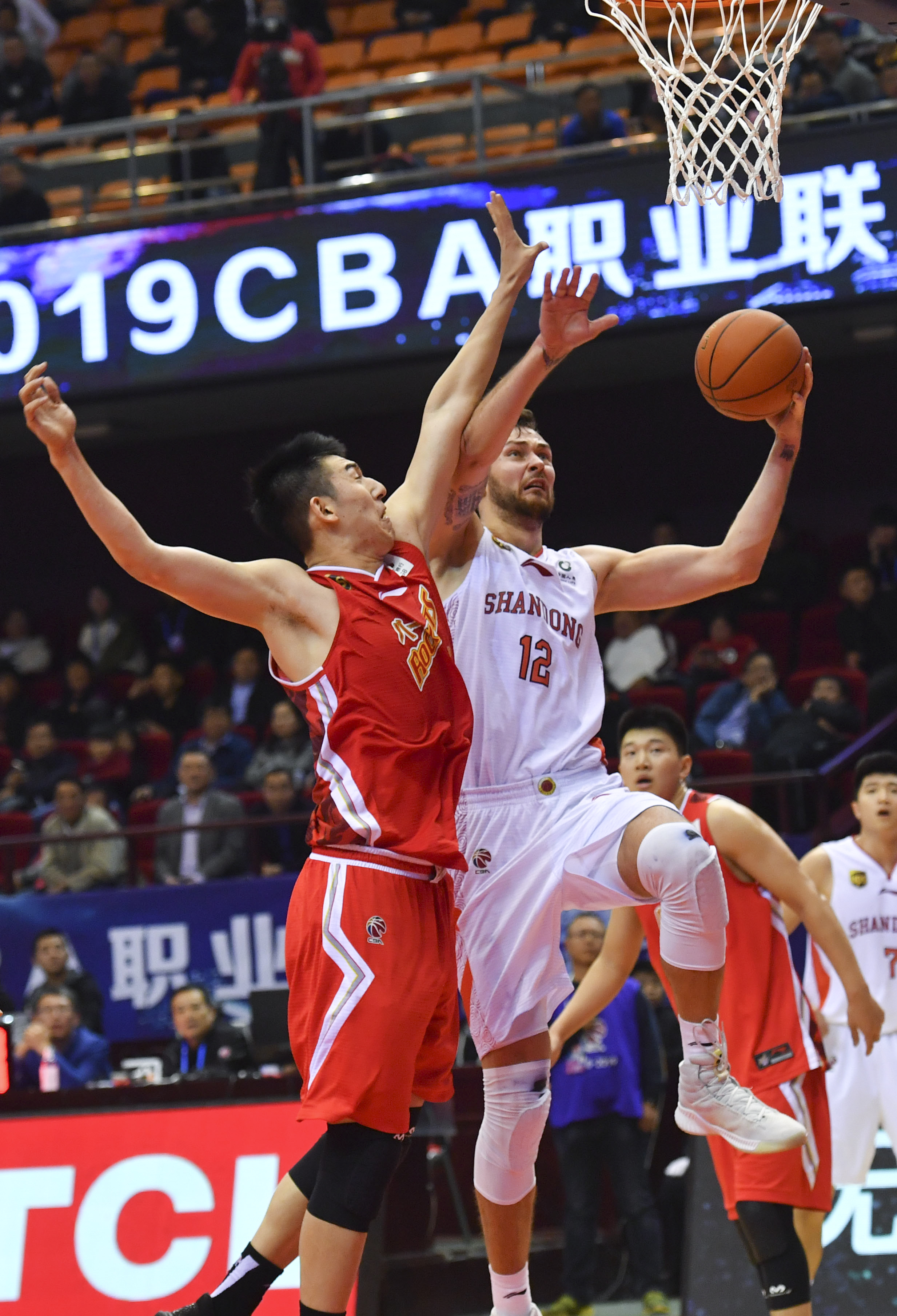 蒙上了一层 蒙上了一层